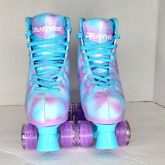 Skates - Picture 2 of 6